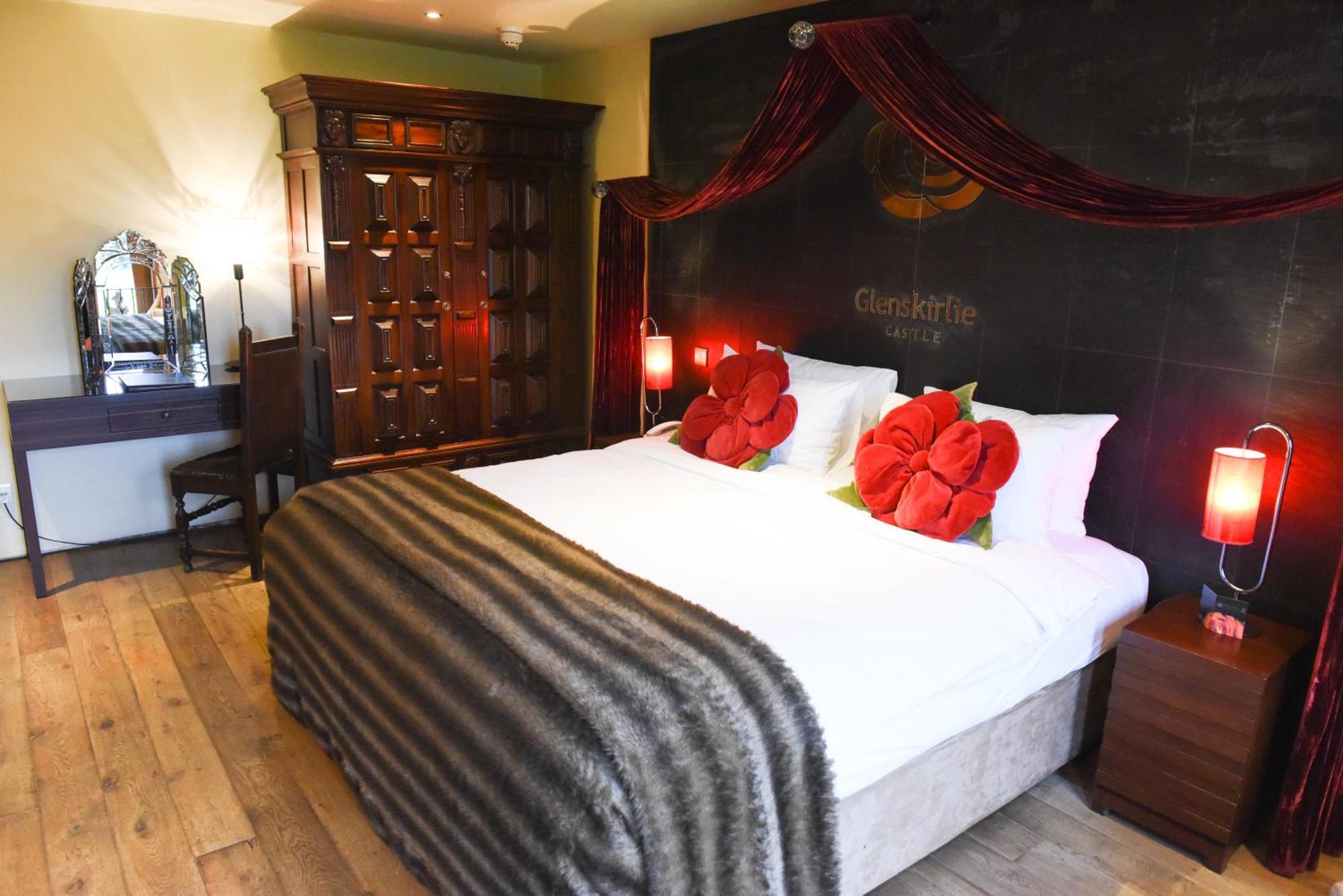 Glenskirlie Castle Hotel Banknock Extérieur photo