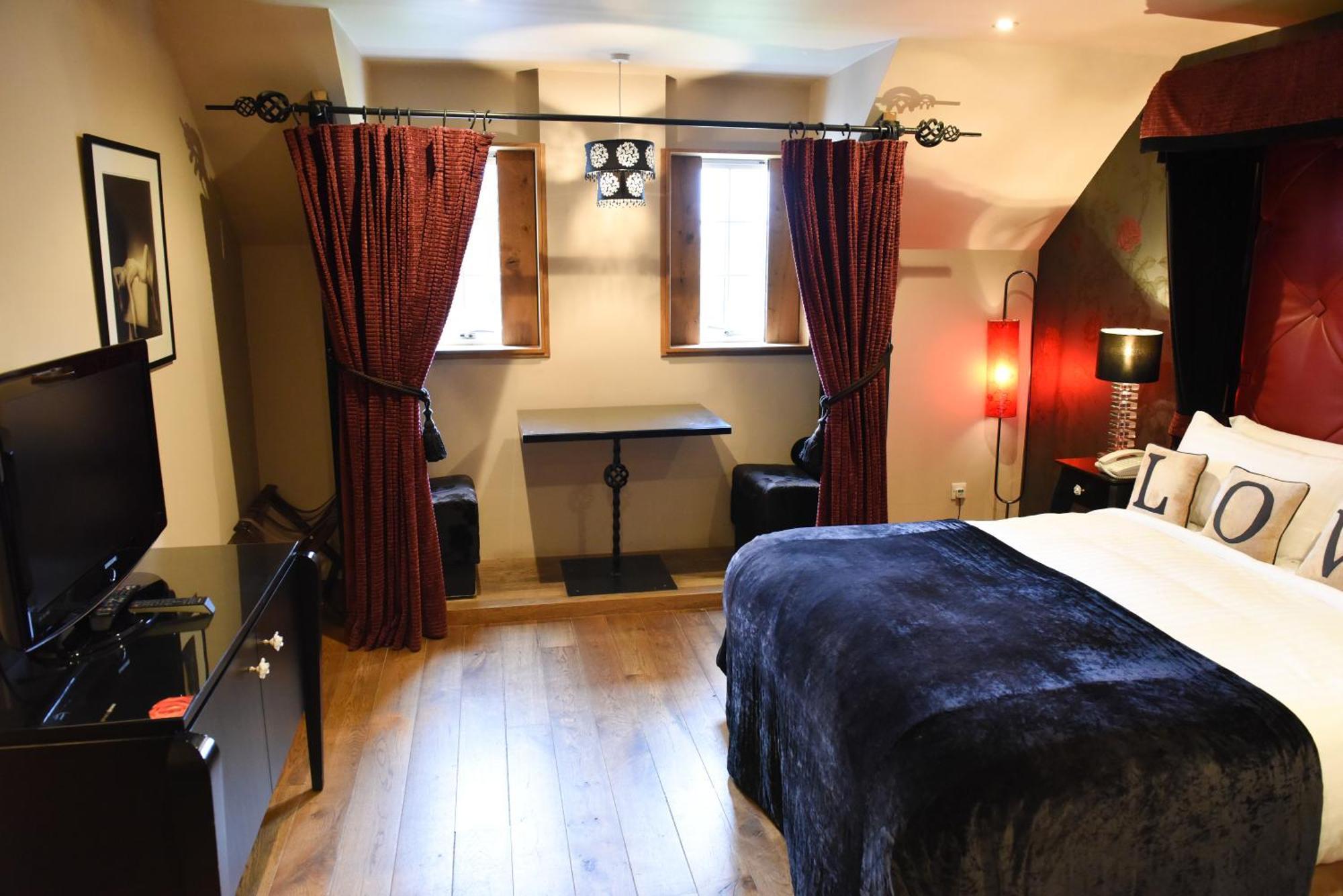 Glenskirlie Castle Hotel Banknock Extérieur photo